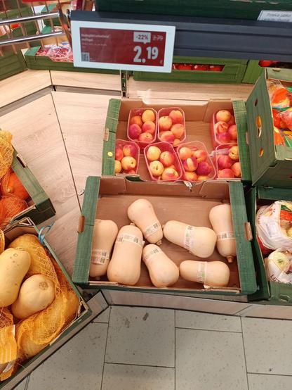 Supermarket "bio" butternut squashes, €2.19 per kg special offer.